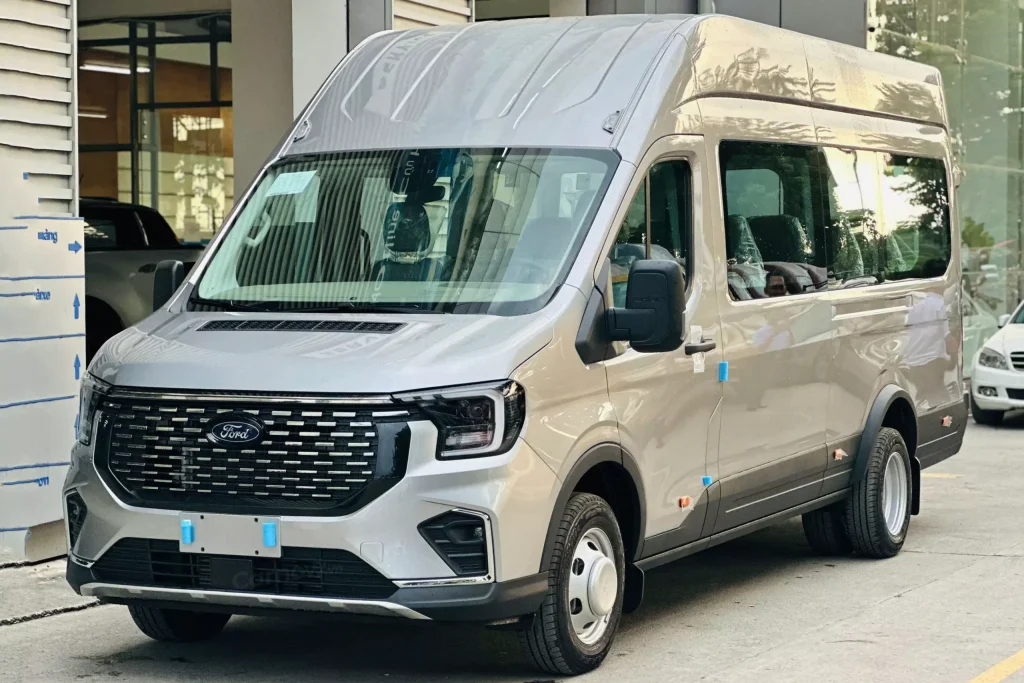 Thuê xe 18 chỗ đi Huế – Trải nghiệm hành trình trọn vẹn cùng